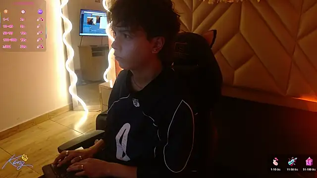 Snapshot of Elian_tay chatting on 04/08/26, 11:22 Elian tay online show from 04/08/26, 11:22