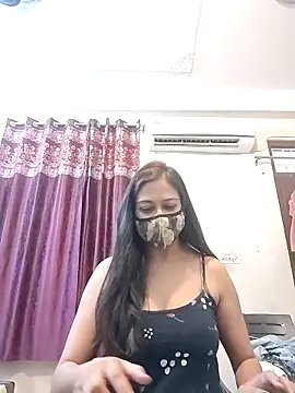 Aliyaa bhat online show from 04/16/26, 03:29