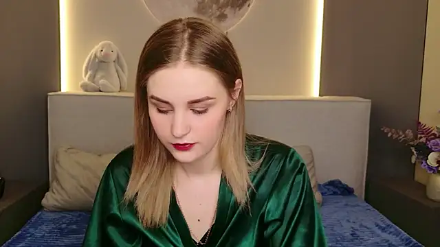 Molly Voses online show from 05/17/26, 08:42