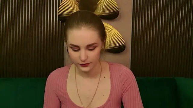 Molly Voses online show from 05/19/26, 08:49