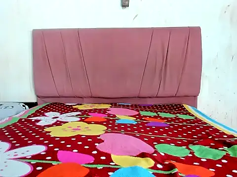 Junior bebe online show from 04/09/26, 02:12