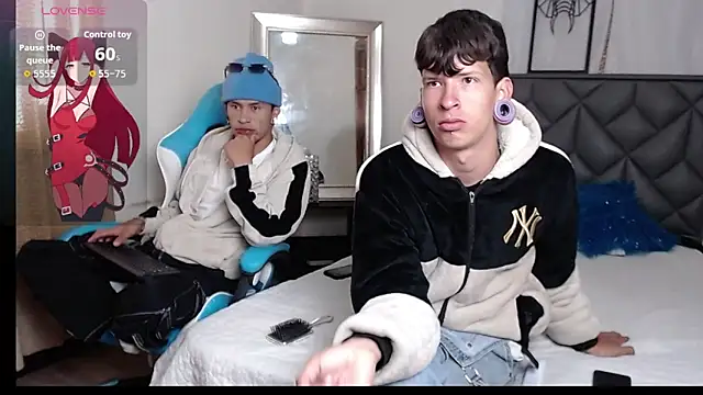 Snapshot of Demian_y_Salvatore chatting on 04/11/26, 02:54 Demian y Salvatore online show from 04/11/26, 02:54