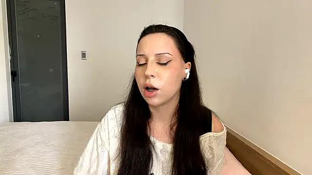 VinitaAskia online show from 04/09/26, 04:58