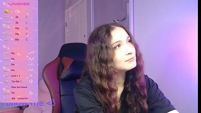 Snapshot of solitudebby chatting on 04/12/26, 07:06 solitudebby online show from 04/12/26, 07:06