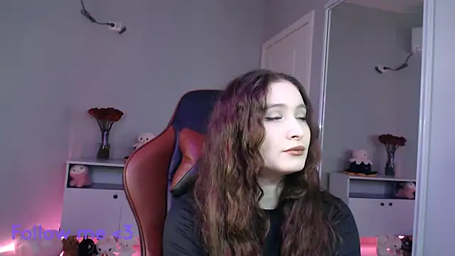 Snapshot of solitudebby chatting on 04/10/26, 05:31 solitudebby online show from 04/10/26, 05:31