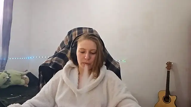 Snapshot of WesleyFrohling chatting on 04/10/26, 09:49 WesleyFrohling online show from 04/10/26, 09:49