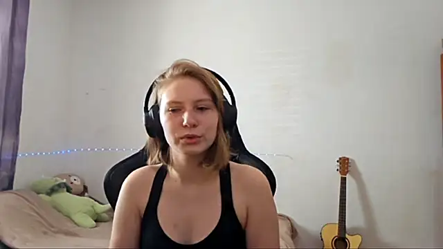 Snapshot of WesleyFrohling chatting on 04/13/26, 06:28 WesleyFrohling online show from 04/13/26, 06:28