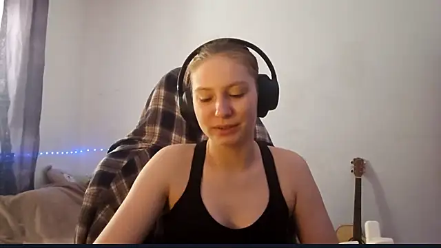 Snapshot of WesleyFrohling chatting on 04/12/26, 06:16 WesleyFrohling online show from 04/12/26, 06:16