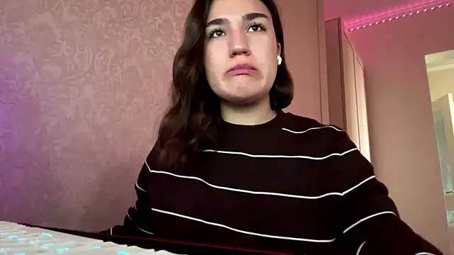 Mary Nitherson online show from 04/15/26, 07:14