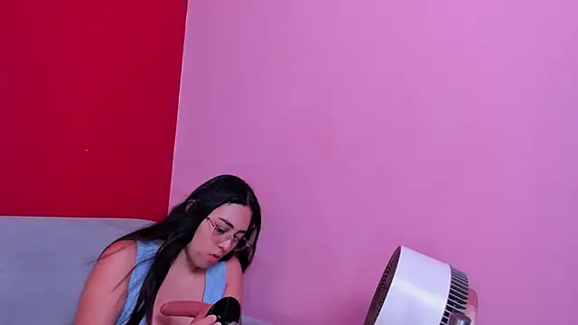 Snapshot of rose_smitth chatting on 04/12/26, 06:55 rose smitth online show from 04/12/26, 06:55