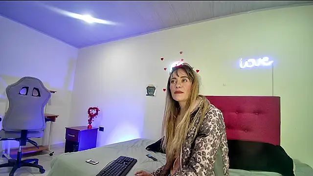 Lorena sweet33 online show from 04/07/26, 01:57