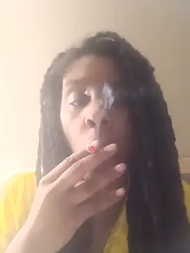 Snapshot of Azelia_33 chatting on 04/14/26, 11:48 Azelia 33 online show from 04/14/26, 11:48