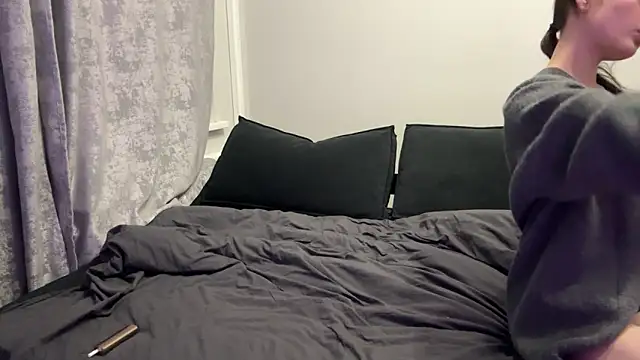 Snapshot of MirandaKiss_ chatting on 04/11/26, 02:19 MirandaKiss online show from 04/11/26, 02:19