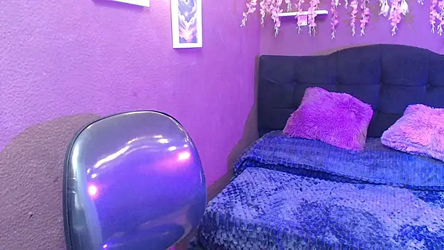 lilysmile online show from 04/13/26, 01:37