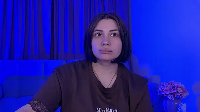 Snapshot of AdrianaToress chatting on 05/19/26, 07:43 AdrianaToress online show from 05/19/26, 07:43