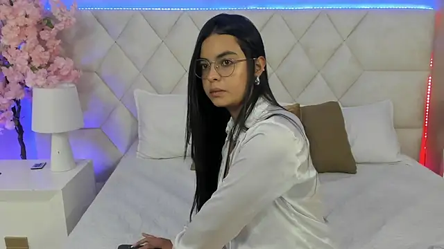 Gia  evanss online show from 04/11/26, 12:20