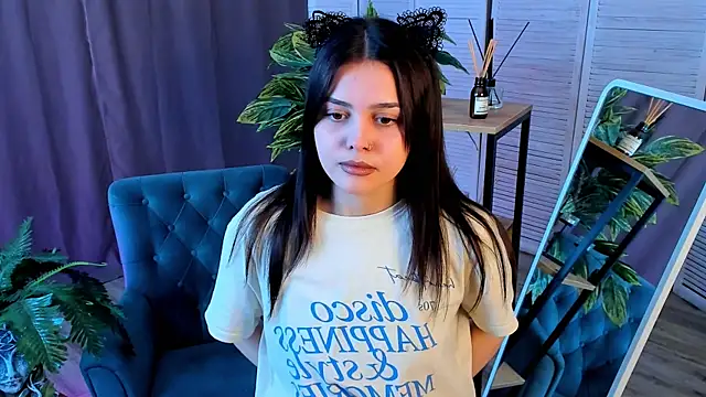 MarianneAuvil online show from 04/10/26, 04:41