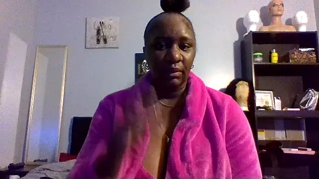 amberchill26 online show from 04/28/26, 03:16