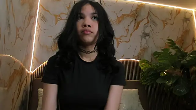 TINIFOX online show from 04/14/26, 01:05