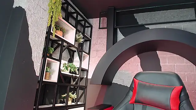 TINIFOX online show from 04/08/26, 01:34