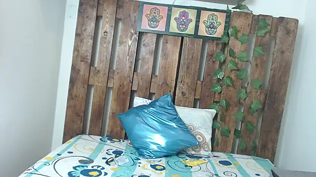 Snapshot of vayolet_sexy_ chatting on 04/09/26, 08:26 vayolet sexy online show from 04/09/26, 08:26