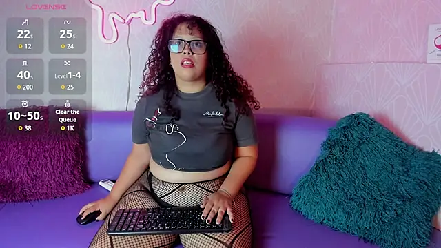 Zara Holly  online show from 06/29/26, 03:45