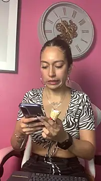 DulceLatinaxo online show from 07/01/26, 07:14