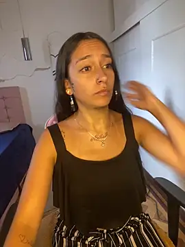 DulceLatinaxo online show from 06/01/26, 08:41