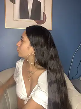 DulceLatinaxo online show from 04/24/26, 09:39