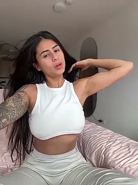 Snapshot of lunasex06 chatting on 04/27/26, 02:15 lunasex06 online show from 04/27/26, 02:15