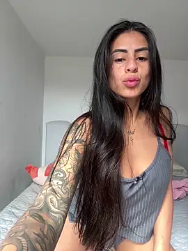 Snapshot of lunasex06 chatting on 05/15/26, 01:42 lunasex06 online show from 05/15/26, 01:42