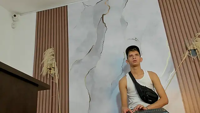 Ethanhot os online show from 04/13/26, 07:18