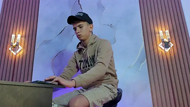 Ethanhot os online show from 04/10/26, 06:04