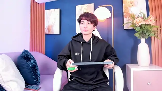 LumierNova online show from 05/10/26, 08:11