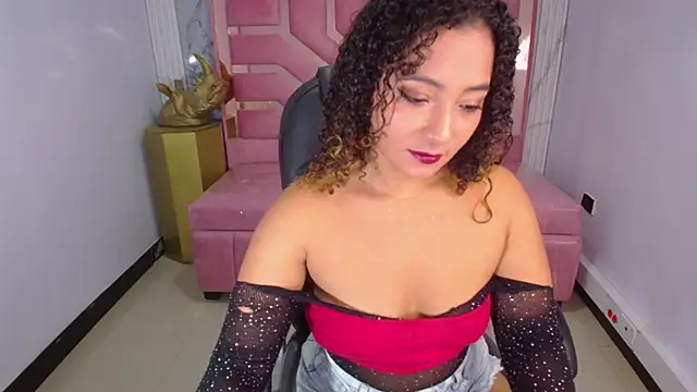 Snapshot of Brittany_ch chatting on 04/13/26, 07:51 Brittany ch online show from 04/13/26, 07:51