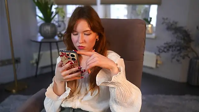 Snapshot of AvisKaplin chatting on 04/07/26, 01:13 AvisKaplin online show from 04/07/26, 01:13