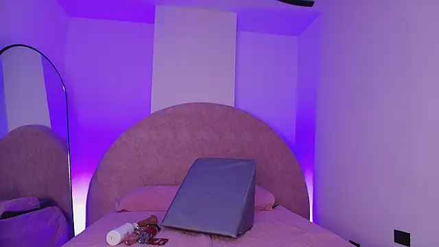 kira dll online show from 05/07/26, 11:57