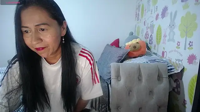 Tyna b online show from 06/17/26, 10:30