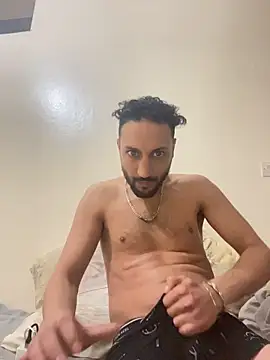 Snapshot of legende59 chatting on 04/10/26, 11:34 legende59 online show from 04/10/26, 11:34