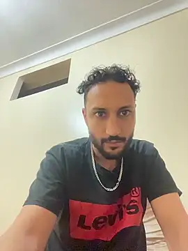 Snapshot of legende59 chatting on 04/11/26, 11:30 legende59 online show from 04/11/26, 11:30