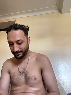 Snapshot of legende59 chatting on 04/14/26, 12:32 legende59 online show from 04/14/26, 12:32