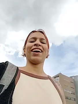 Mia 0-4 online show from 04/18/26, 04:31
