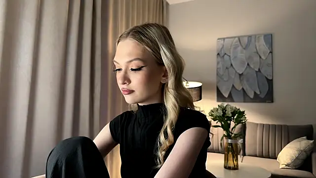 EvelineMolima online show from 04/13/26, 05:06