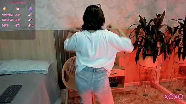 LiriaSweetie online show from 04/14/26, 01:16