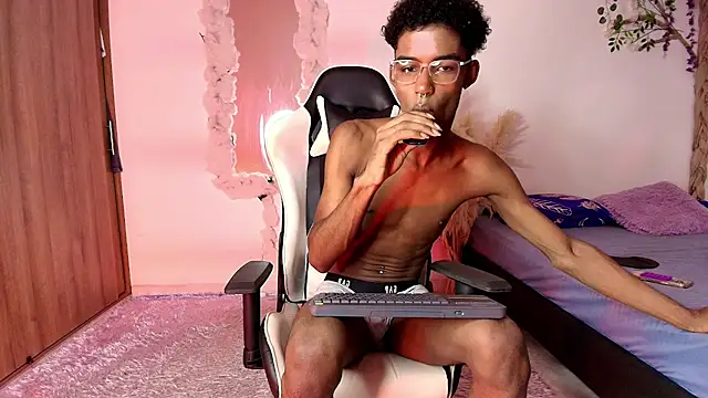 Snapshot of IamAndrey chatting on 06/27/26, 01:11 IamAndrey online show from 06/27/26, 01:11