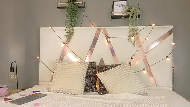 Snapshot of AriannaLux__ chatting on 04/09/26, 07:53 AriannaLux online show from 04/09/26, 07:53