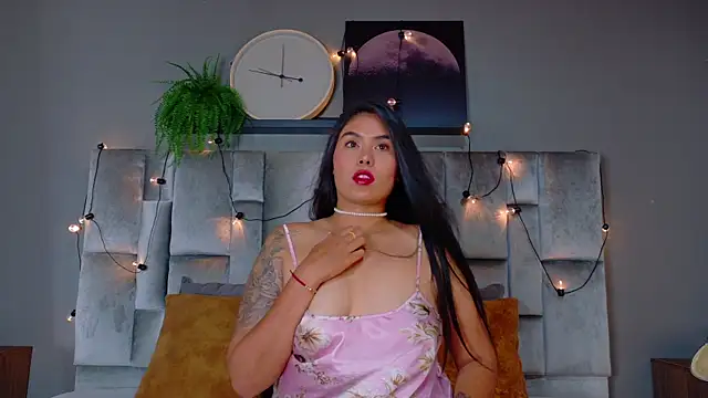 Snapshot of AriannaLux__ chatting on 04/15/26, 07:51 AriannaLux online show from 04/15/26, 07:51