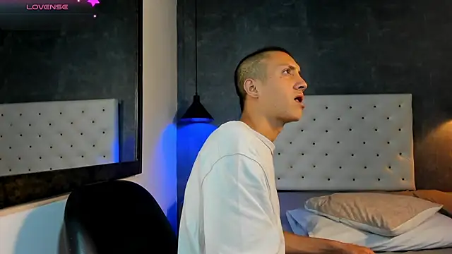 Snapshot of Jara_Chick chatting on 05/15/26, 08:07 Jara Chick online show from 05/15/26, 08:07