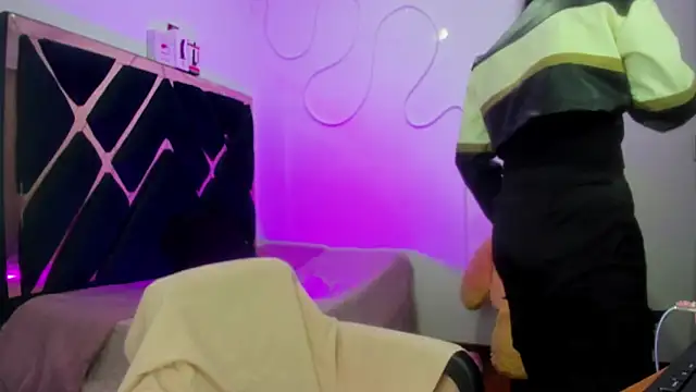 evelott allenx online show from 06/12/26, 12:41