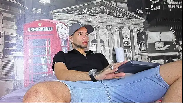 Snapshot of Daniel_huge22 chatting on 04/10/26, 01:40 Daniel huge22 online show from 04/10/26, 01:40